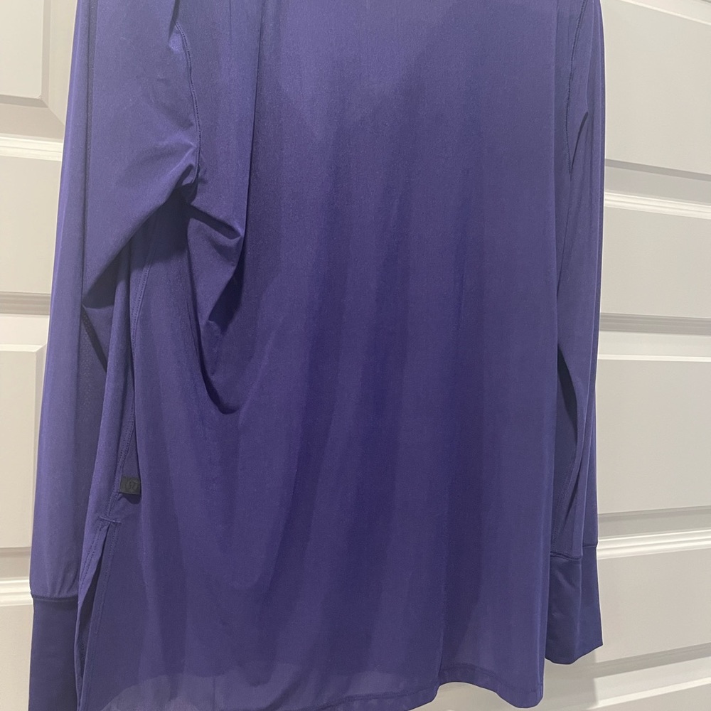 Lululemon Performance Shirt - Large - Picture 8 of 8